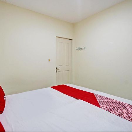 Oyo 93112 Garden Homestay 3 Merlion Surabaya Ngoại thất bức ảnh