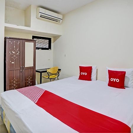 Oyo 93112 Garden Homestay 3 Merlion Surabaya Ngoại thất bức ảnh