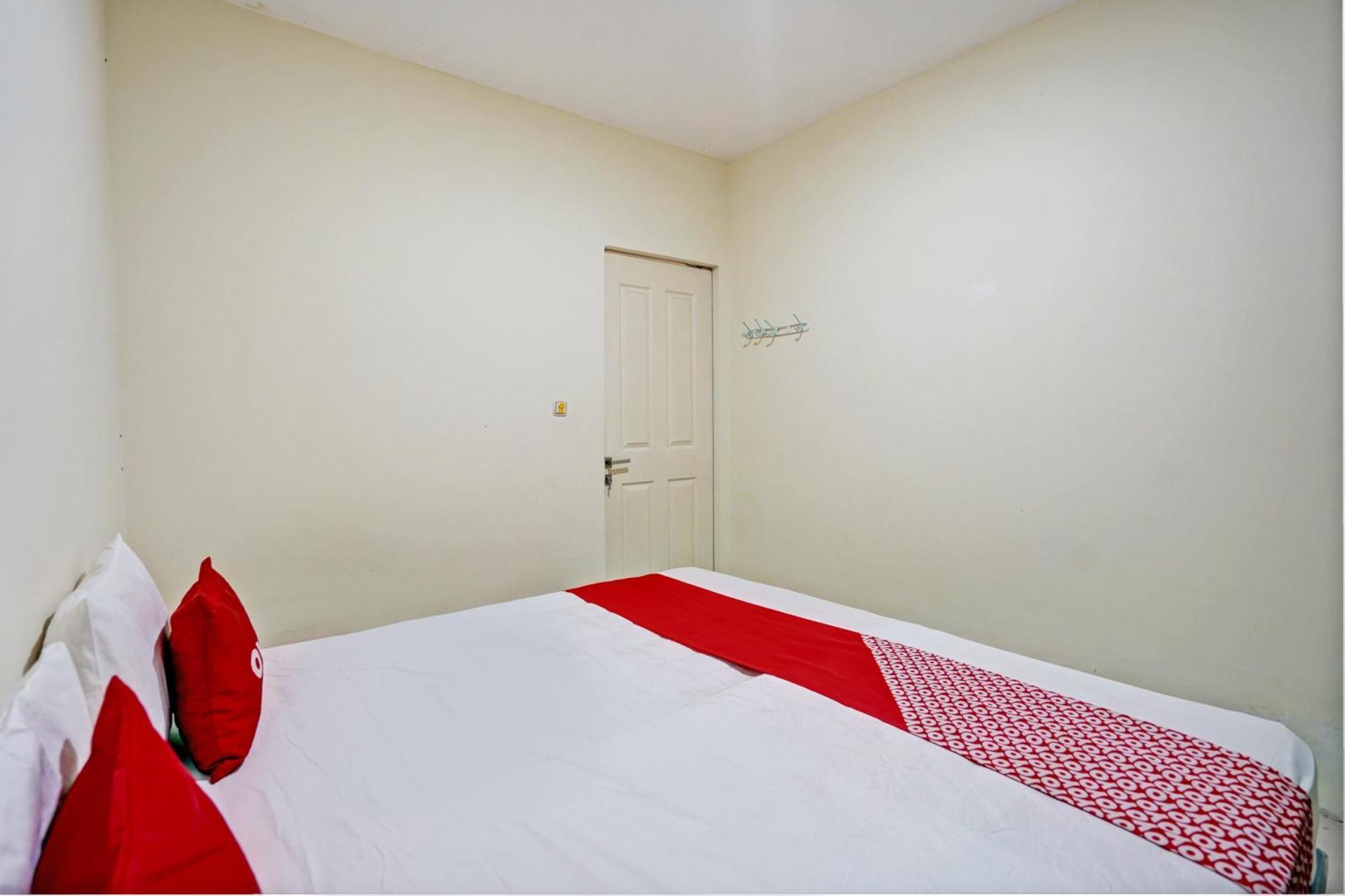 Oyo 93112 Garden Homestay 3 Merlion Surabaya Ngoại thất bức ảnh