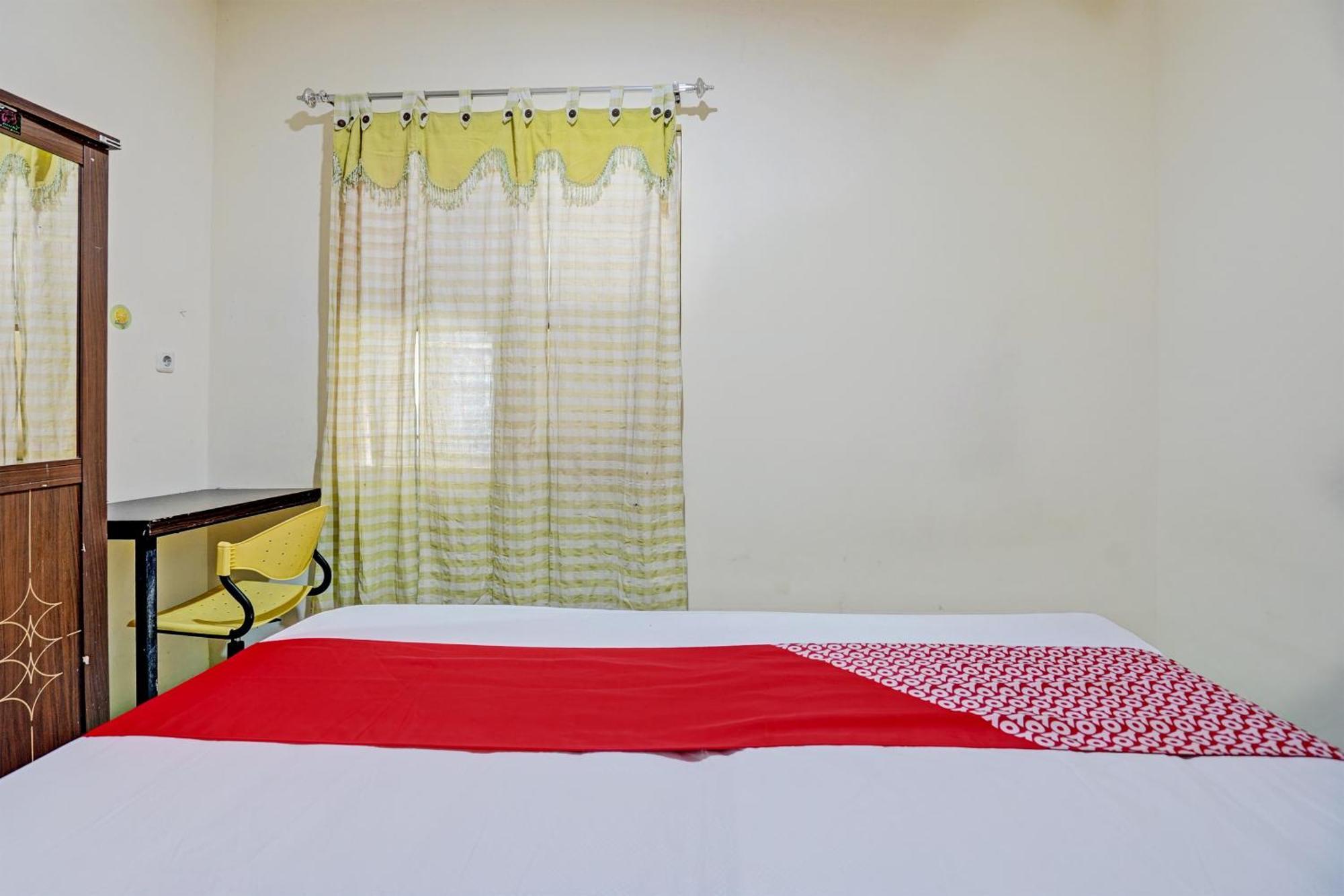 Oyo 93112 Garden Homestay 3 Merlion Surabaya Ngoại thất bức ảnh