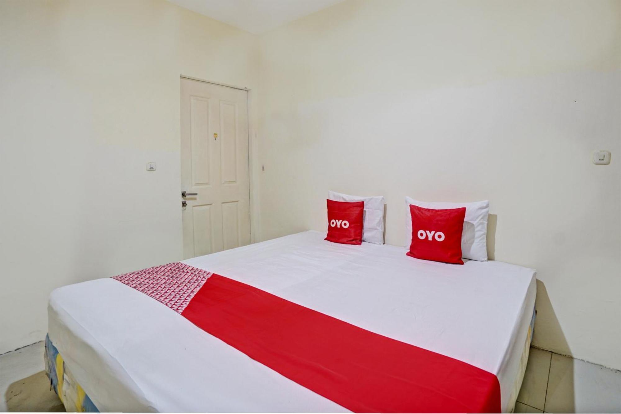 Oyo 93112 Garden Homestay 3 Merlion Surabaya Ngoại thất bức ảnh