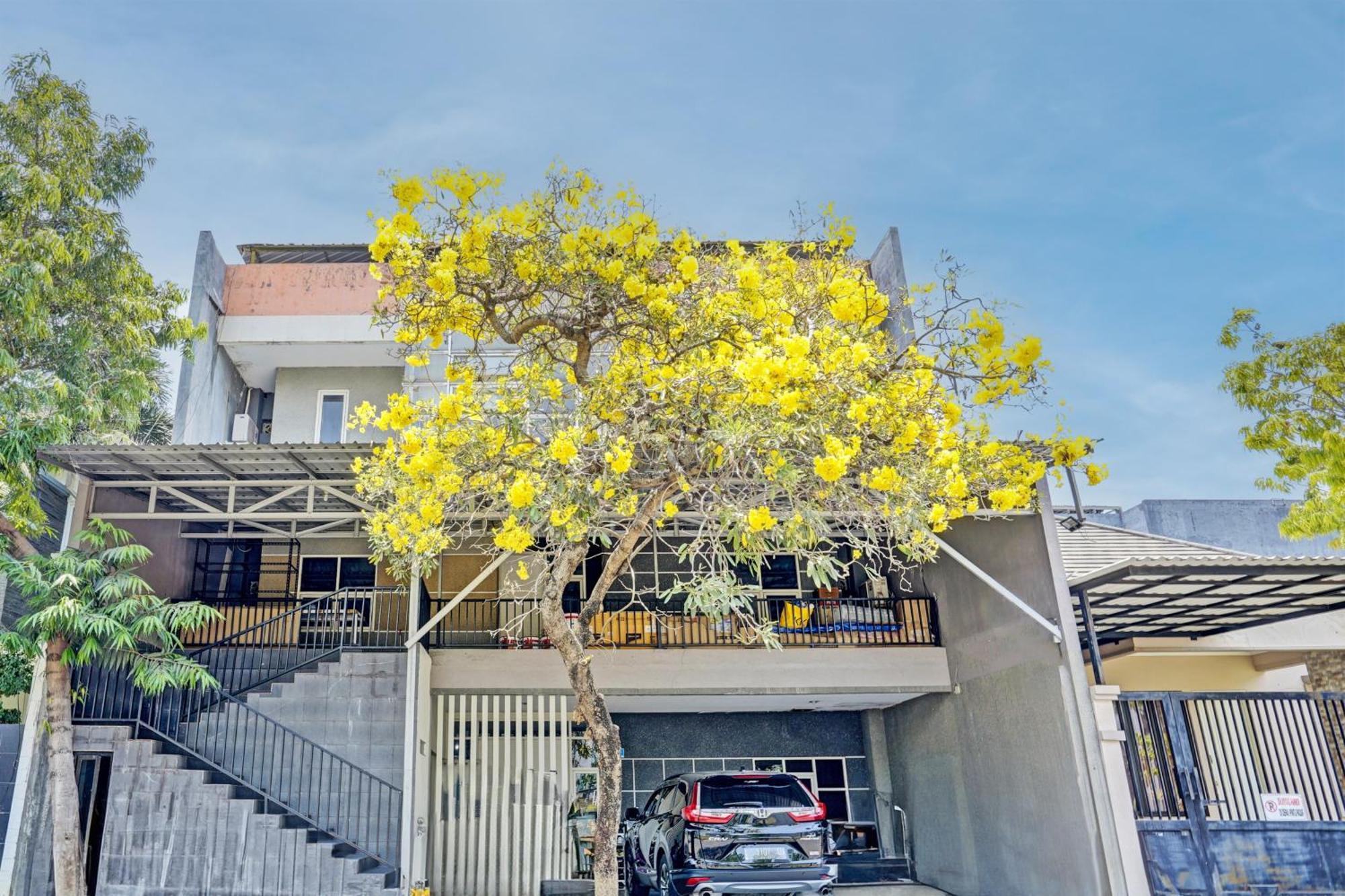 Oyo 93112 Garden Homestay 3 Merlion Surabaya Ngoại thất bức ảnh