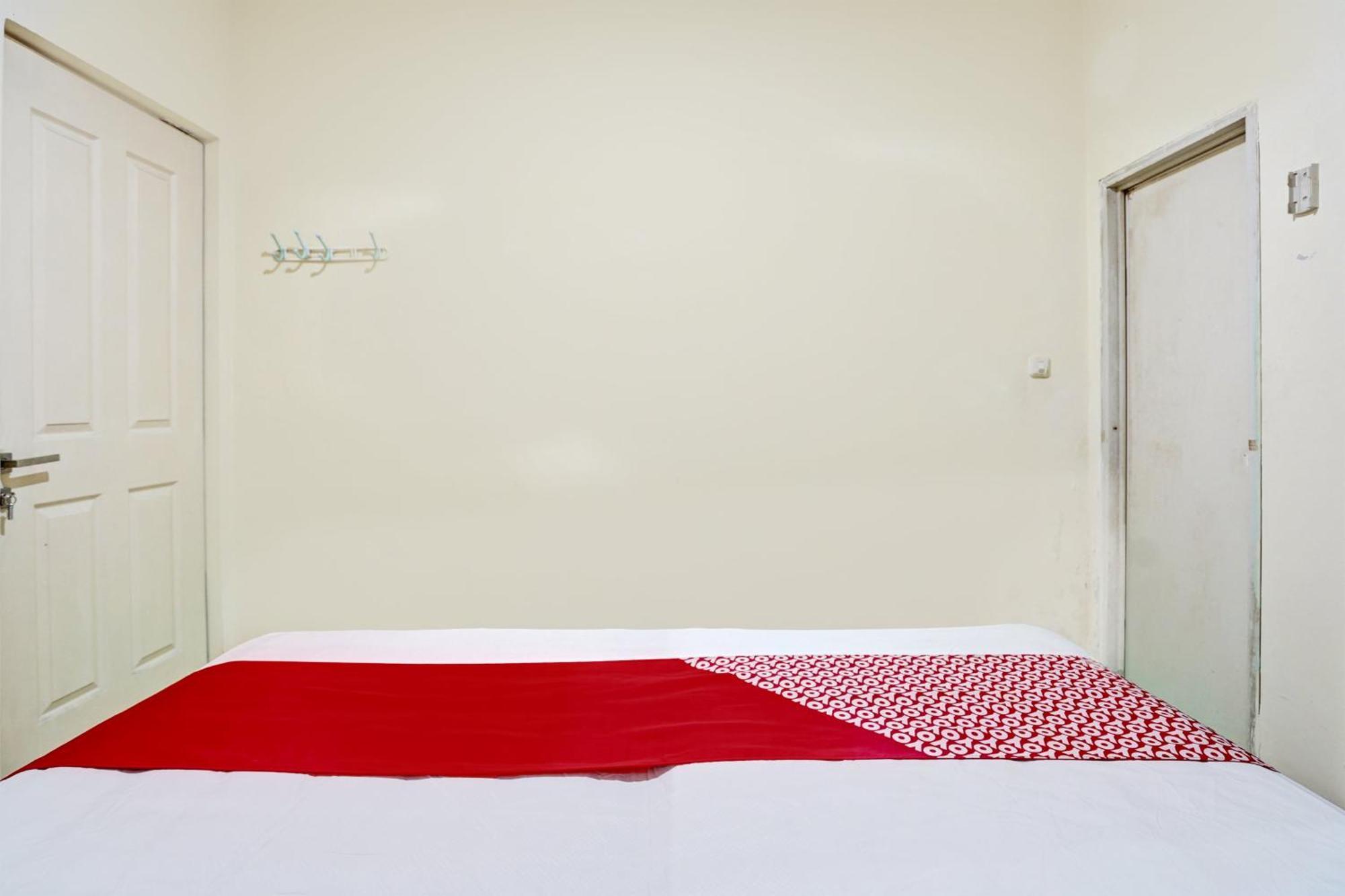 Oyo 93112 Garden Homestay 3 Merlion Surabaya Ngoại thất bức ảnh
